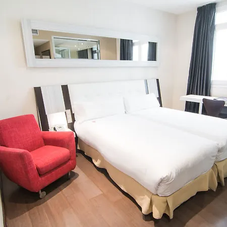Hotel Petit Palace Arenal 3*
