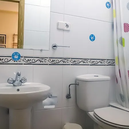 Fuencarral Adeco Guest house *