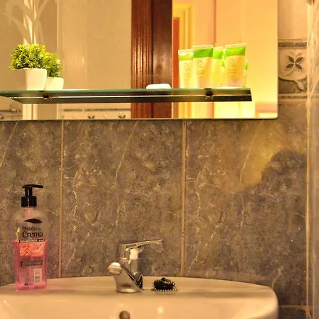 Romero Gran Via Guest house Madrid