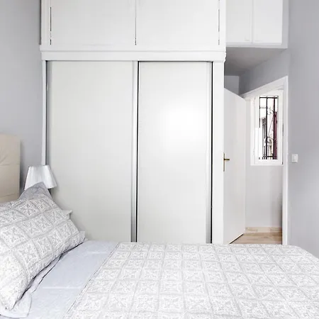 Cava Baja Apartment *