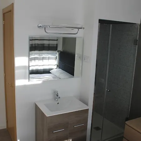 Golden 21 Guest house