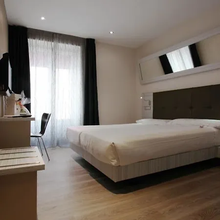 Petit Palace Puerta Del Sol 3* Madryt
