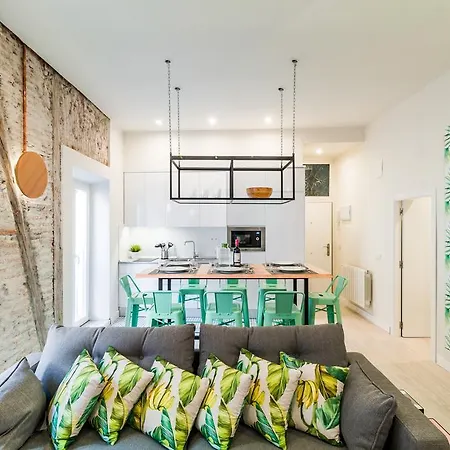 Latina I Apartment *