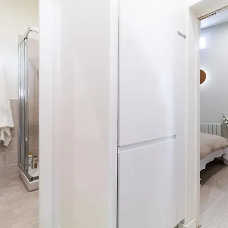 Latina I Apartment