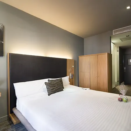 Petit Palace Tres Cruces Hotel Madryt