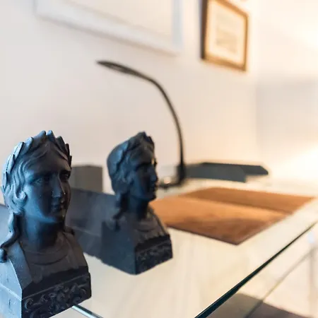 Apartment Plaza Santa Ana Madrid