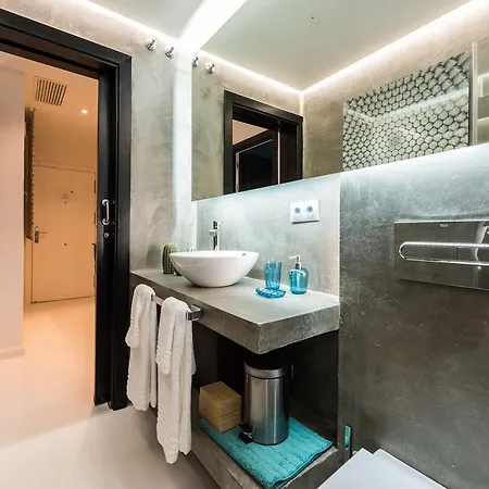 Plaza Santa Ana Apartment *