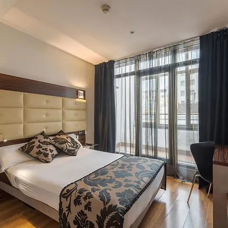 Petit Palace Cliper-gran Via 3* מדריד