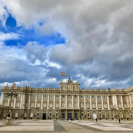Latina Palace Apartment