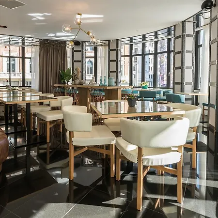 Vincci Capitol Hotel 4*