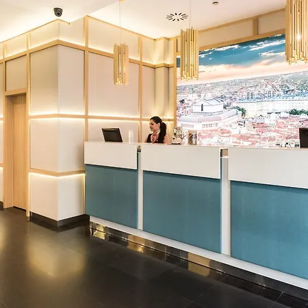 Vincci Capitol Hotel 4*