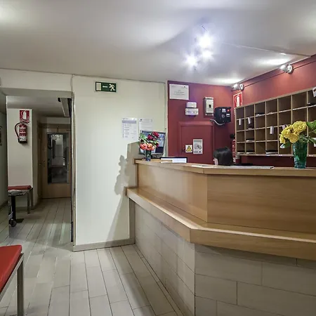 Inter Puerta Del Sol Auto Check In Guest house