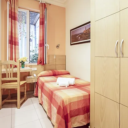 Guest house Inter Puerta Del Sol Auto Check In 3*