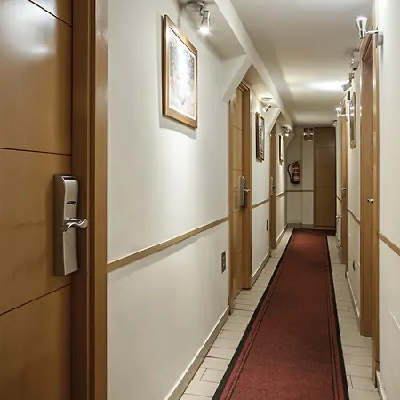 Inter Puerta Del Sol Auto Check In 3*