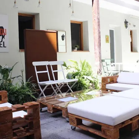 Mad4you Hostal *