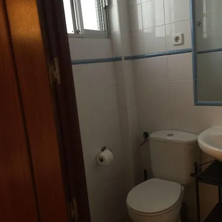 هوستال إيسترالا فندق