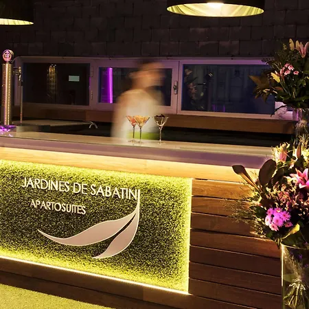 Apartosuites Jardines De Sabatini Appart hôtel