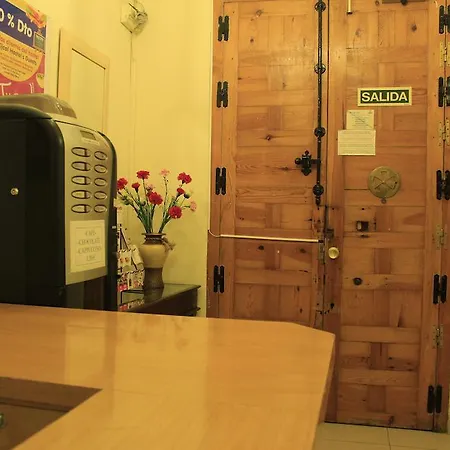 Inter Puerta Del Sol Auto Check In Guest house