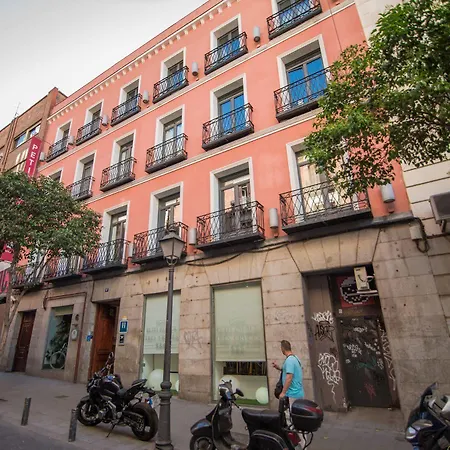 Petit Palace Tres Cruces Hotel Madryt