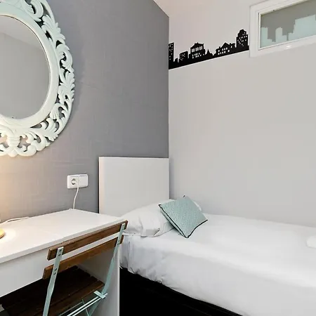 Fuencarral Lara Center Apartamento Madrid