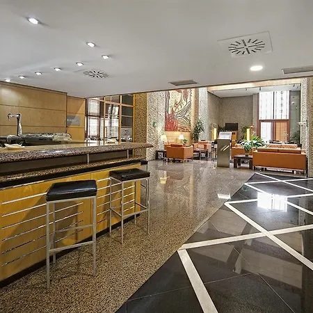 Hotel Silken Puerta