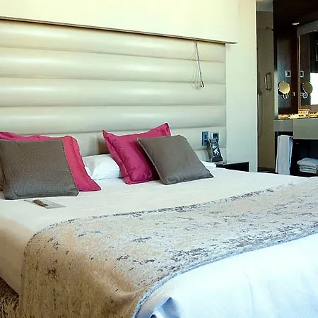 Vincci Capitol Hotel 4*