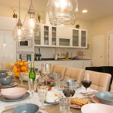 Sol Luxury Suites Apartment