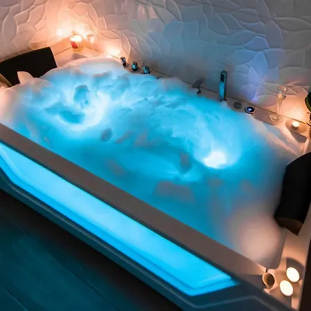 Sol Luxury Suites Apartment *