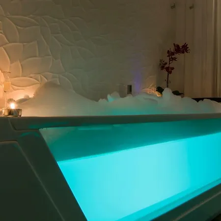 Sol Luxury Suites Apartment *