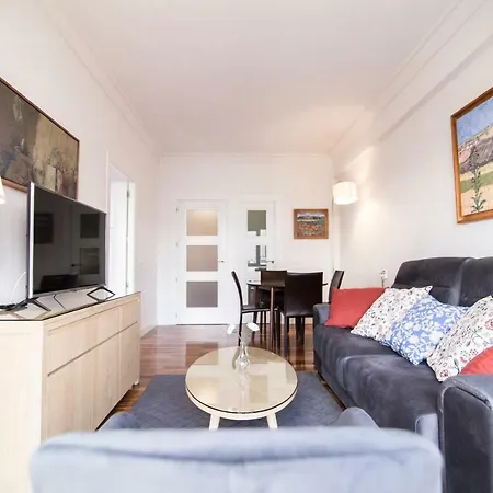 Elegant Retreat Business District Bernabeu Apartment