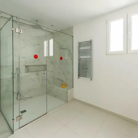 Pez Malasana Apartment *