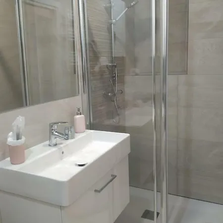 Apartamento Valderribas, Barrio De Retiro, Apartment *