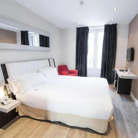 Petit Palace Arenal 3* Madri