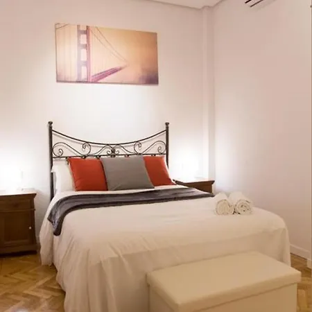 Un Elegante Piso Descubrir Apartment