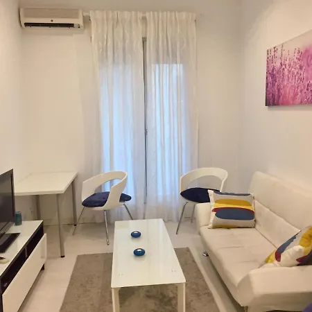Majestic Flat In Gran Via * Madrid