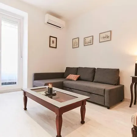 Original Y Coqueto Apartamento Junto A Plaza Mayor Apartment *
