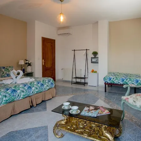 Affittacamere Escala 3*